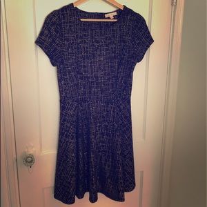 Great party dress. Black and gold, very comfy!